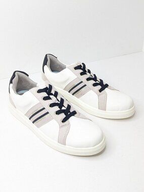 Bzees Happy Friday Casual Sneakers White Grey Black Womens 9